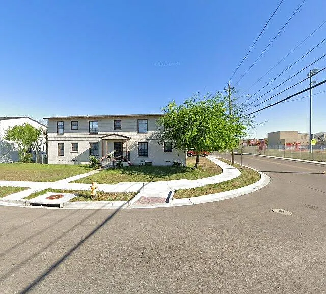 653 Robinson St #4 — Photo 1