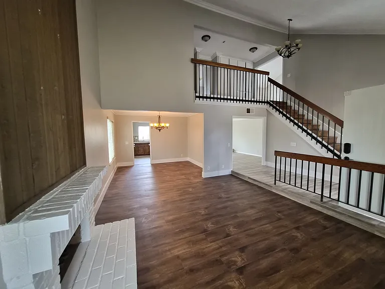 2944 Dee Ln — Photo 2