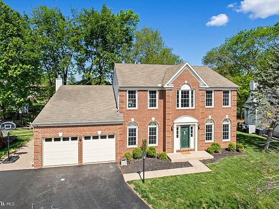 3rd image of 10193 Wistlewood Ct