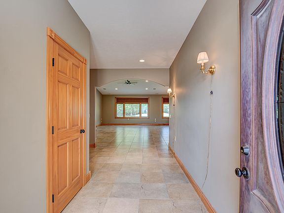 3rd image of 3014 Zenith Ave