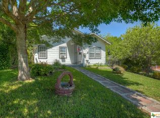 330 W Merriweather St, New Braunfels, TX 78130