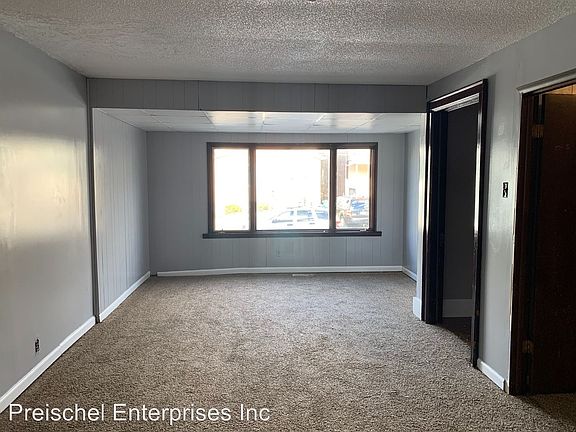 4th image of 33 Zittel St #33