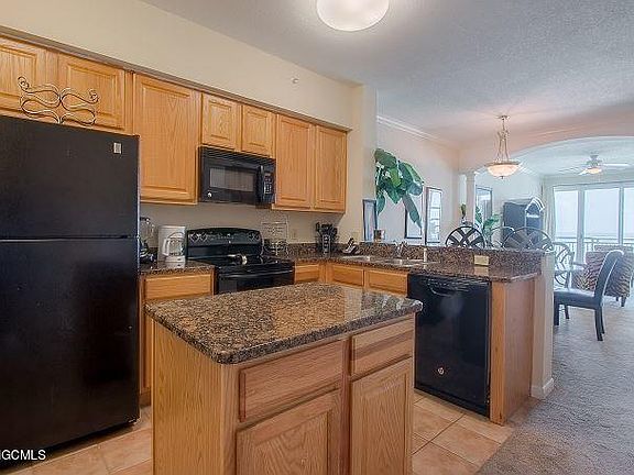 3rd image of 2230 Beach Dr APT 803