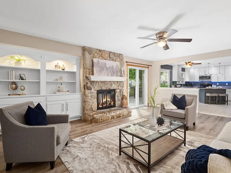 2122 Park Forest Dr — Photo 9
