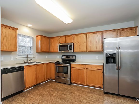 4th image of 204 Braxberry Way