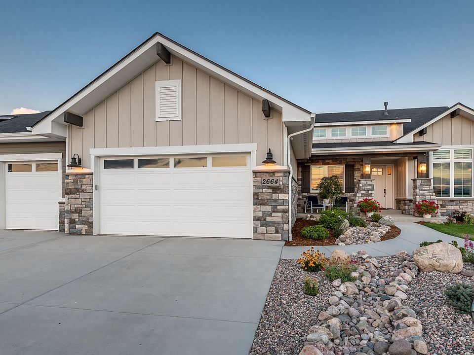 2nd image of 2664 Majestic View Dr