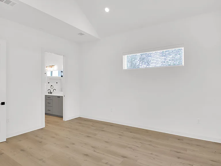 7208 Providence Ave #3A — Photo 16