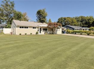 19 Independence Dr, Warwick, RI 02888