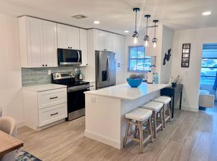 1130 Circle Ter W APT B, Delray Beach, FL 33445