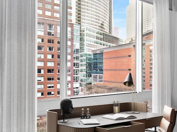 211 North End Avenue image 2 of 14