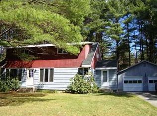 35 River Rd, Topsham, ME 04086