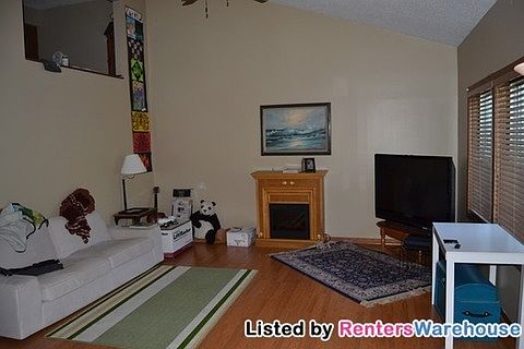 2nd image of 13335 Court Pl