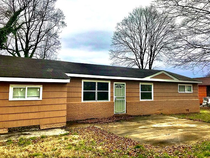 1st image of 816 Woodmore Ln