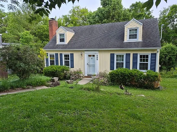 937 Silvoor Ln — Photo 4