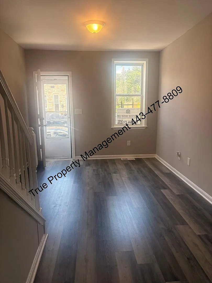 Spacious 3-Bedroom Baltimore Rowhome with In-Unit Laundry $1,350/Month! — Photo 2