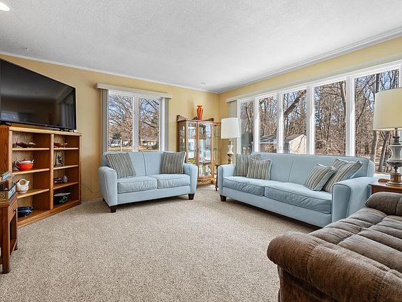 5th image of 8911 Newhouse St