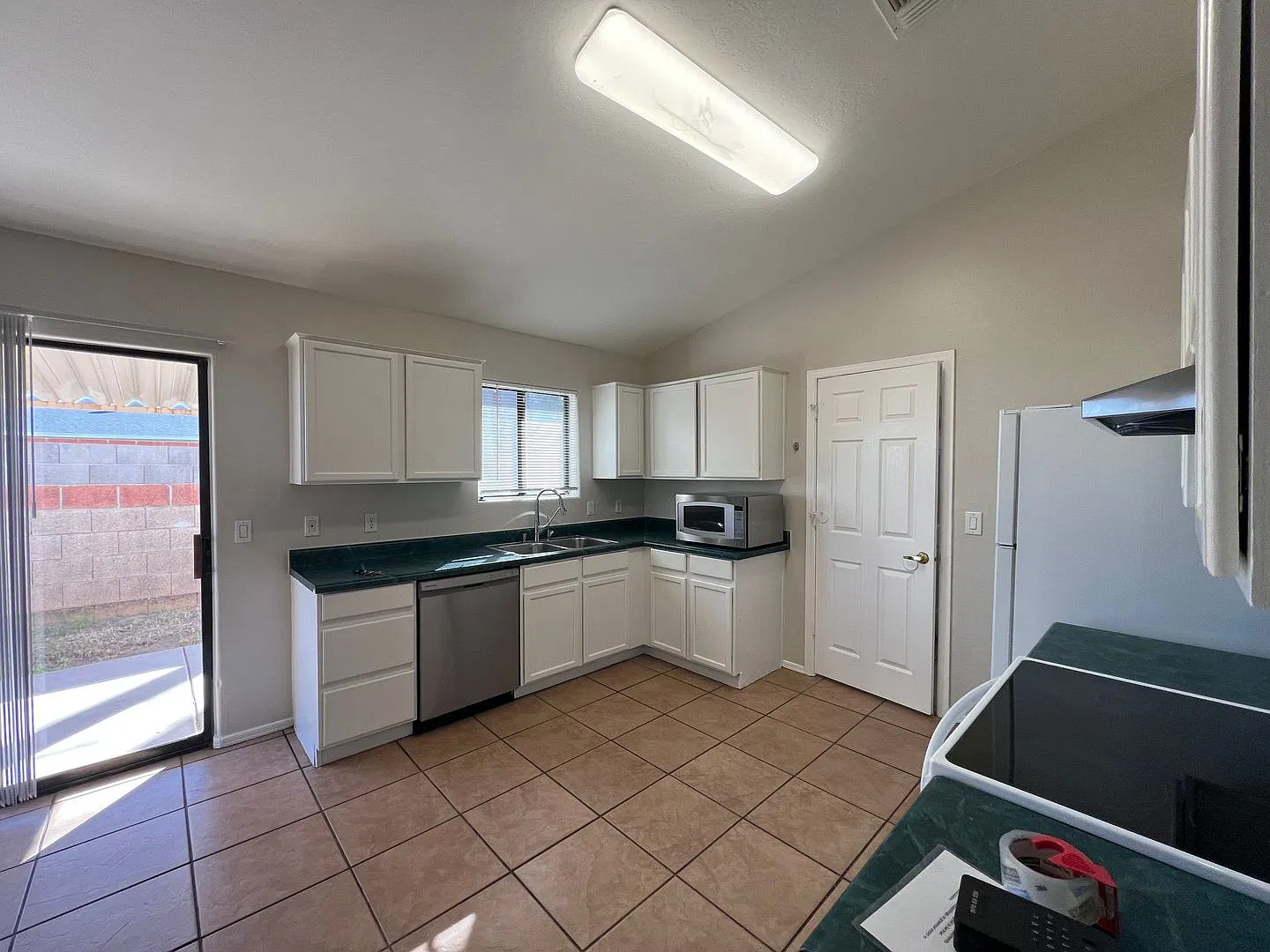 Adorable home in Apache Junction — Photo 4