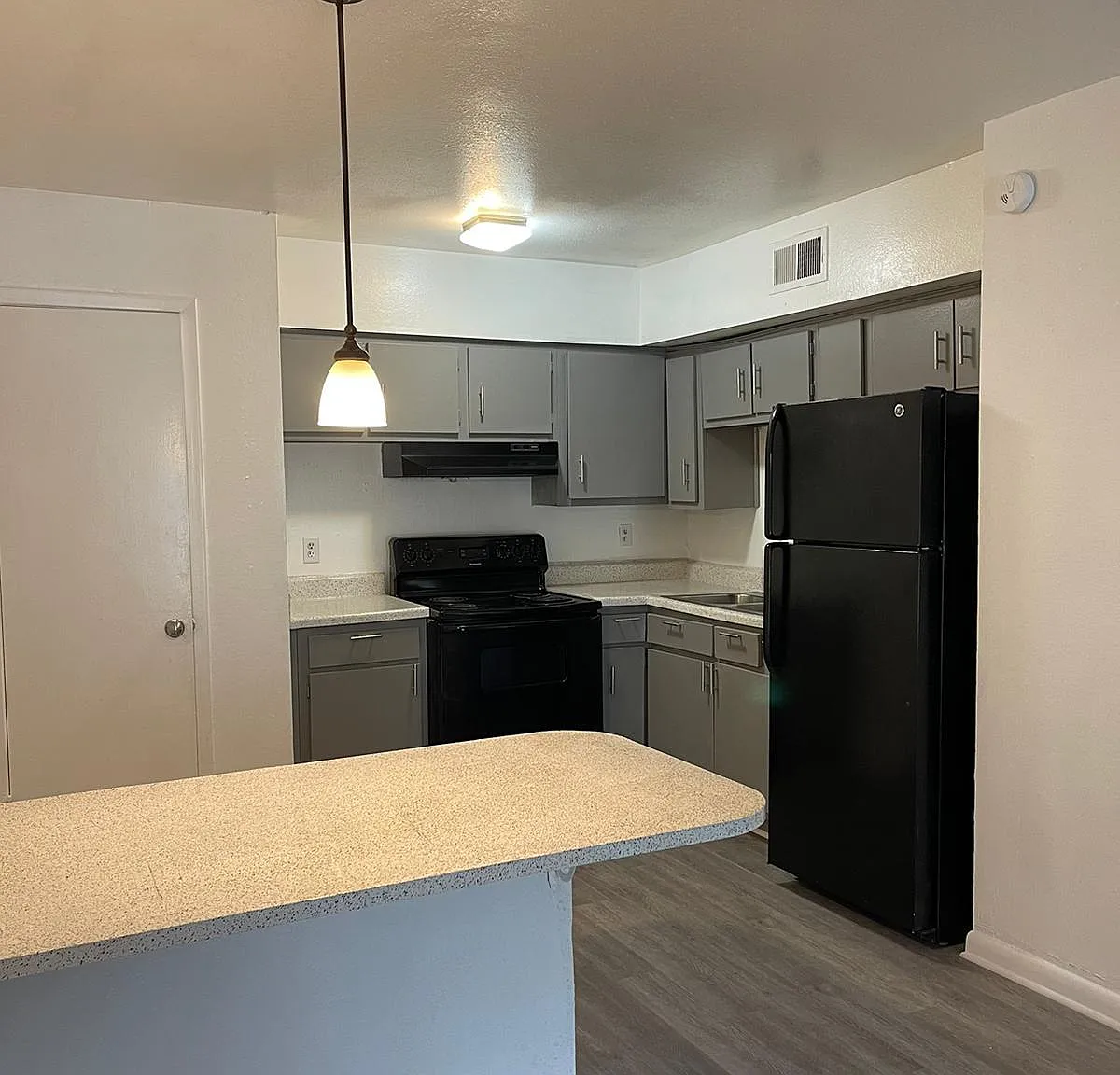 1 bed, 640 sqft, $950 — Photo 1