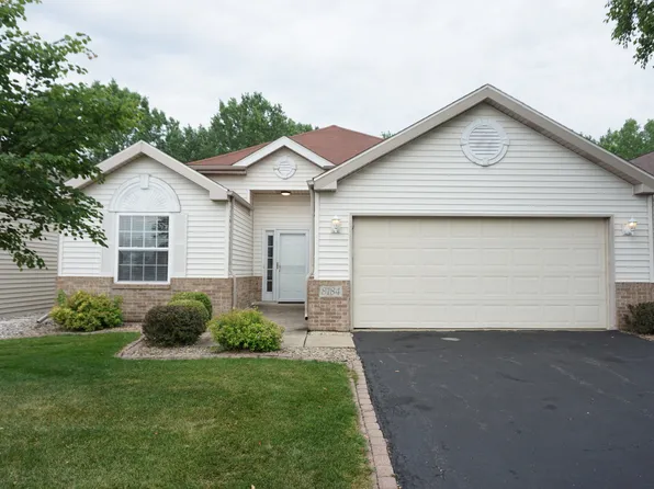8184 Pointe Dr, Crown Point, IN 46307
