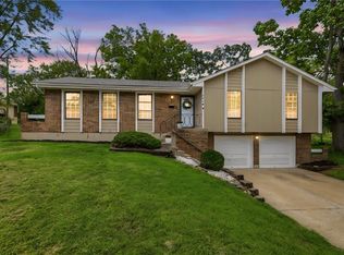 1718 E 97th Ter, Kansas City, MO 64131