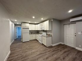 840 NE 17th Ter