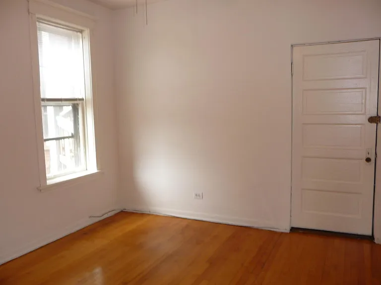 2752 N Bosworth Ave #1 — Photo 4