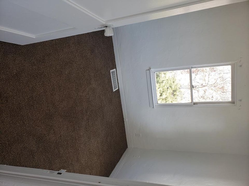 2nd image of 2105 5th Ave APT 1
