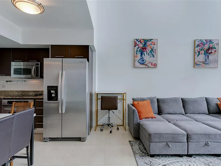 41 SE 5th St #2107 — Photo 5