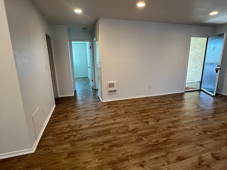 1676 Maple Ave #27 — Photo 17