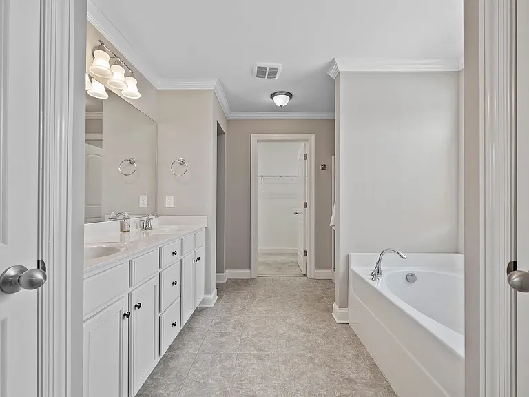 3103 Oxford Dr — Photo 14