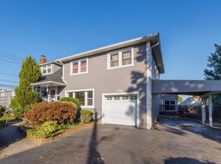 2937 Trinity St, Oceanside, NY 11572