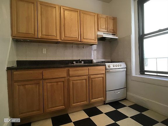 2nd image of 3035 34th St APT B2
