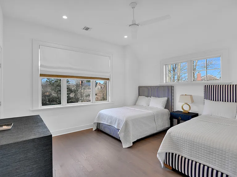 34 Fairlawn Dr — Photo 15