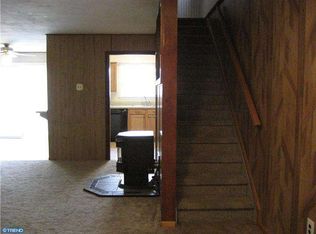 805 Rabbit Ln, Reading, PA 19606