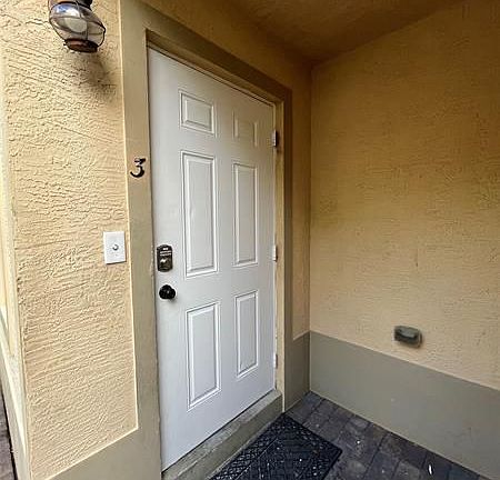 2nd image of 420 SE 18th Ct Unit 3