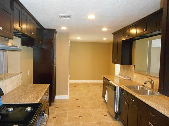 2nd image of 801 W Ellaine Ave