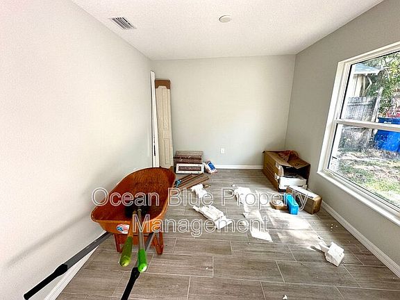 4th image of 1430 1/2 29th St S