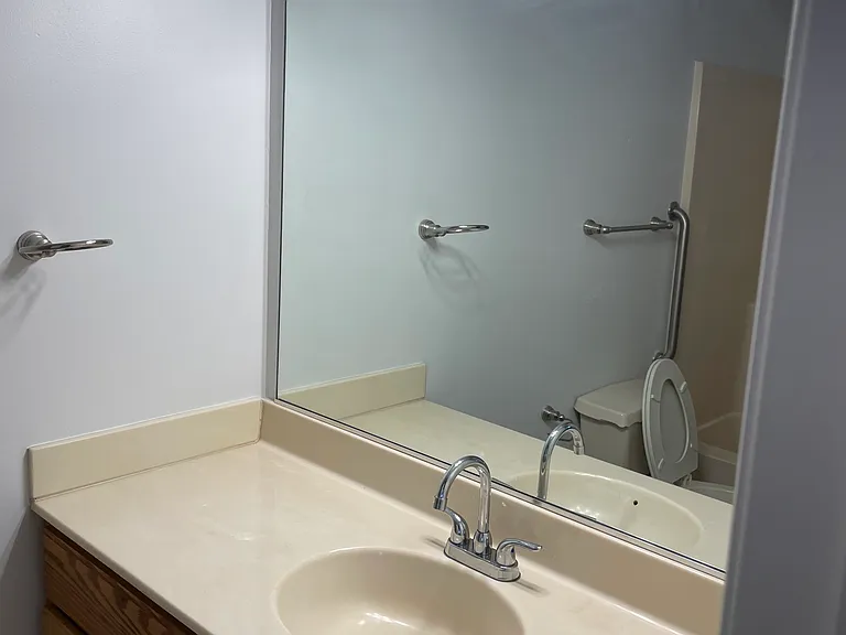 1000 Cody Dr — Photo 8