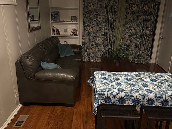 5th image of 2700 Deerfield Dr