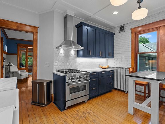 4th image of 1200 Laurel Ave