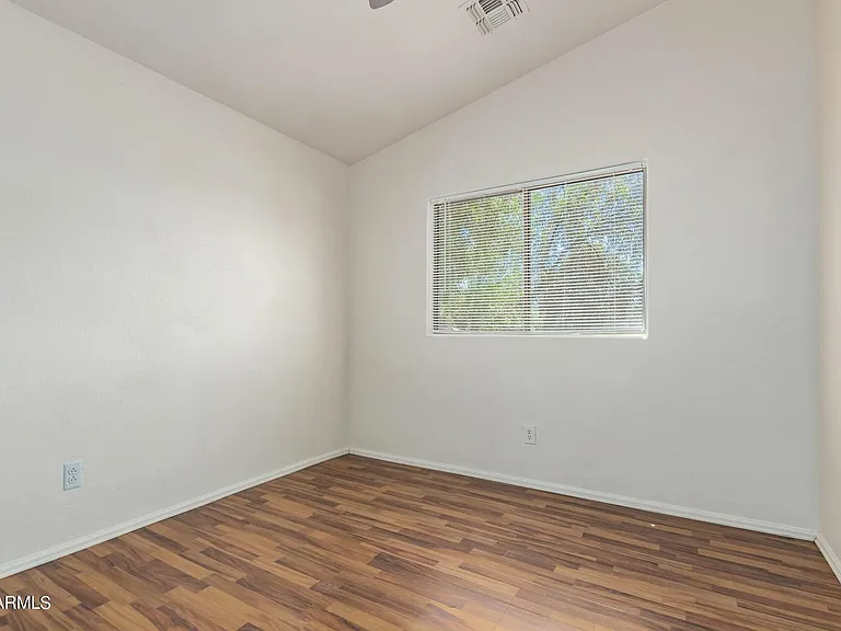 12406 W Vermont Ave — Photo 2