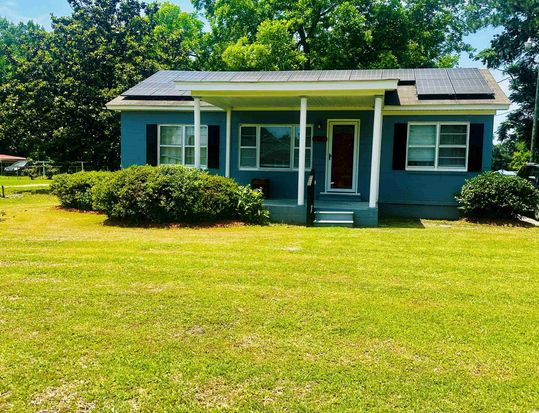 8 Raymond St., Andrews, SC 29510