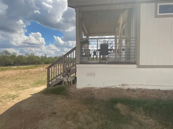 3219 BLUE CREEK RD, La Vernia, TX 78121