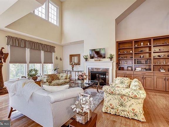 5th image of 1218 Calista Ln