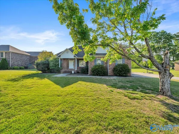 96 Cherokee Rd, Scottsboro, AL 35769