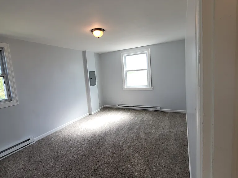 362 E Claremont Rd #3 — Photo 7