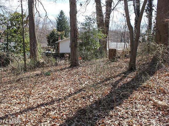 2nd image of 2426 Villanova Dr