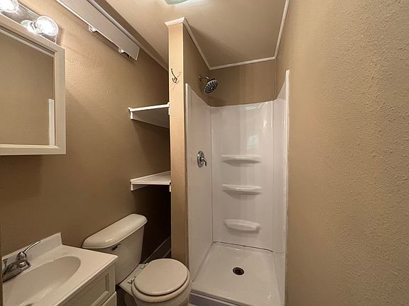 4th image of 900 E Grand Ave #1