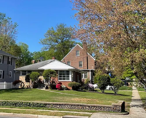 306 Russell Rd Photo 1