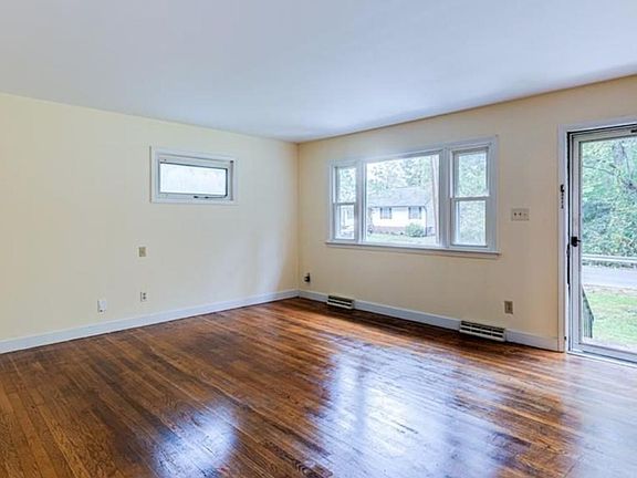 5th image of 201 N Holly Ave